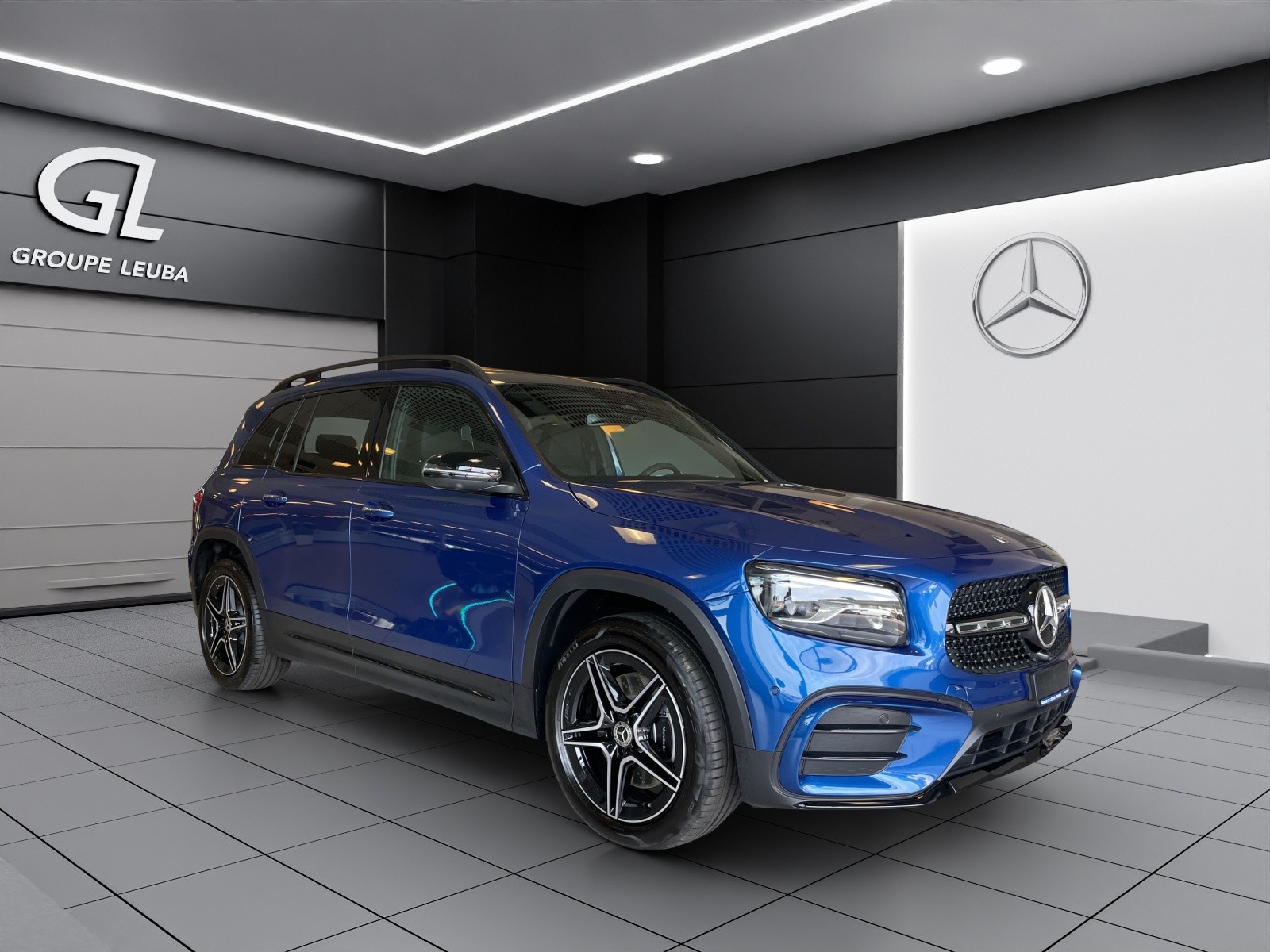 MERCEDES-BENZ GLB 220 4M