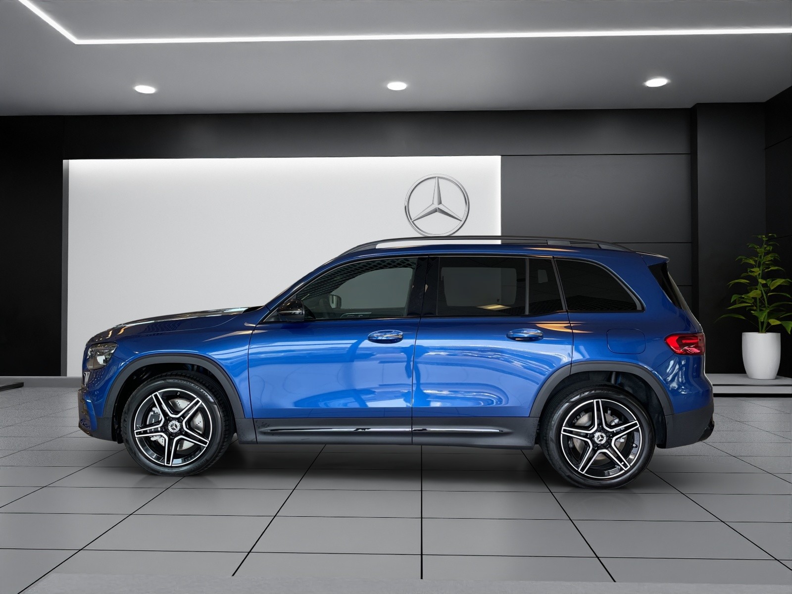 MERCEDES-BENZ GLB 220 4M-showroom-element-2
