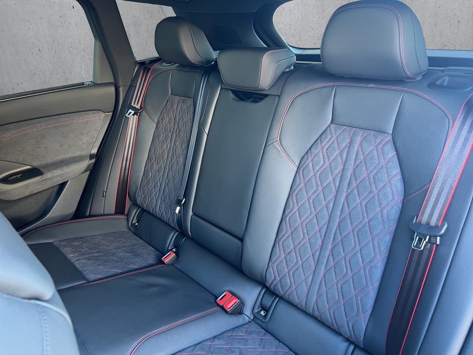 AUDI SQ6 e-tron quattro-image-13