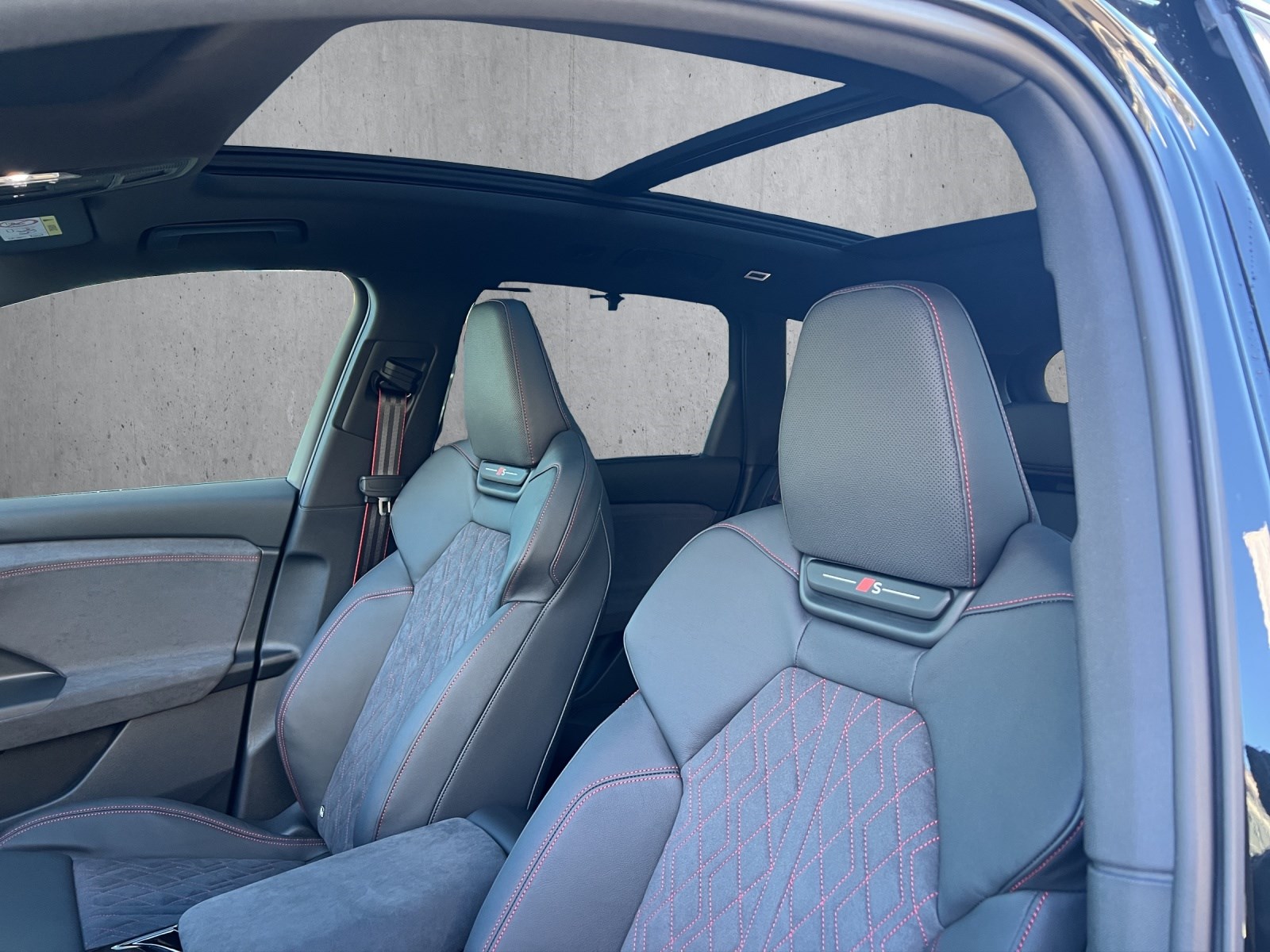 AUDI SQ6 e-tron quattro-image-16