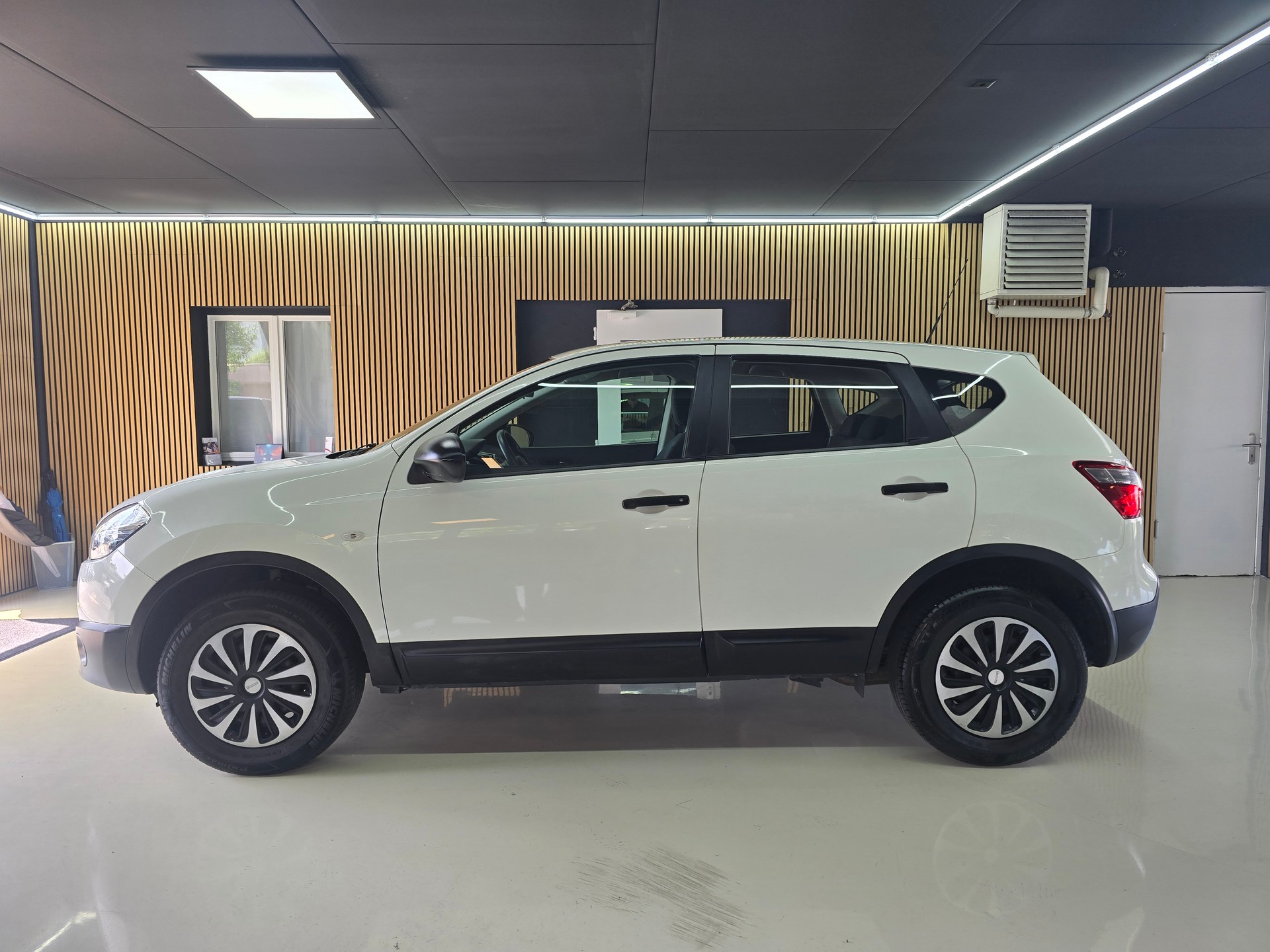 NISSAN Qashqai 1.6 visia-showroom-element-3