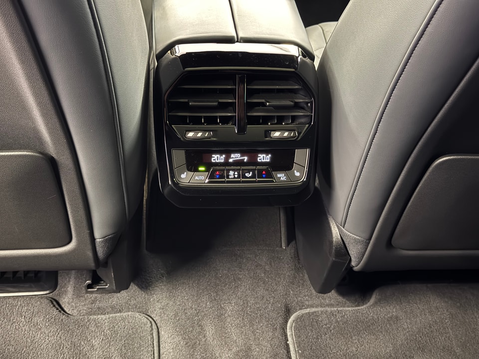 iX I20 xDrive40
