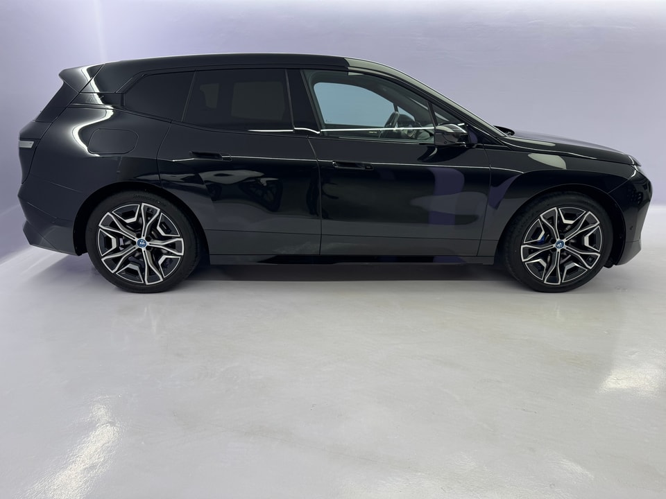iX I20 xDrive40