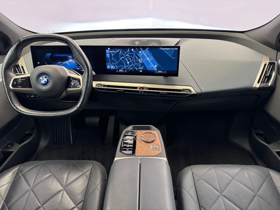 iX I20 xDrive40
