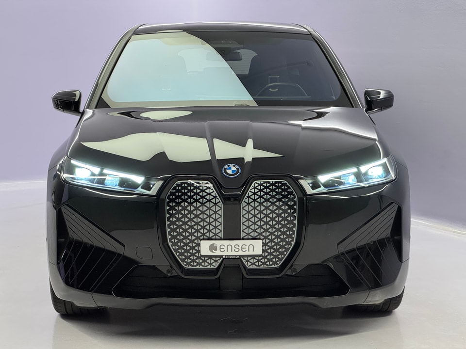 iX I20 xDrive40