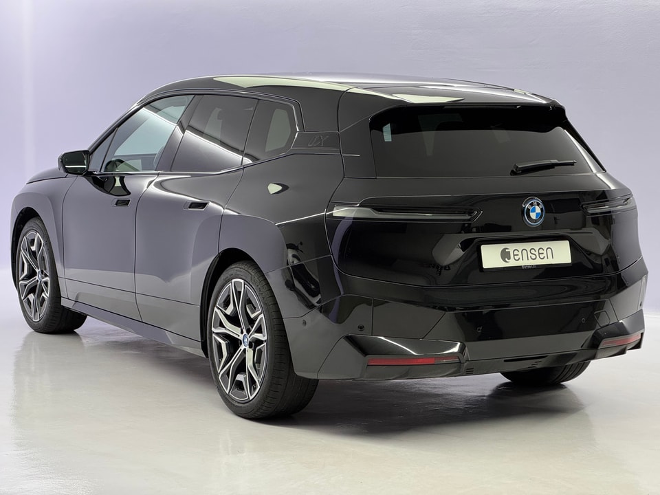 iX I20 xDrive40