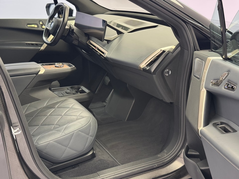 iX I20 xDrive40
