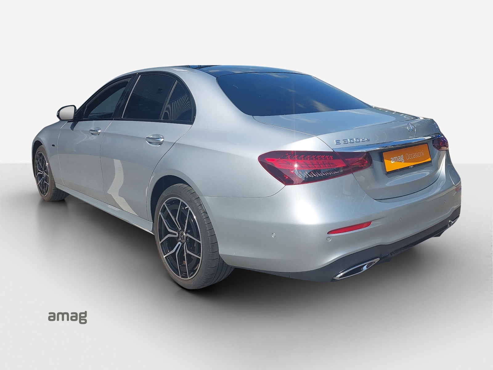 MERCEDES-BENZ E 300 de 4Matic AMG Line 9G-Tronic-showroom-element-2