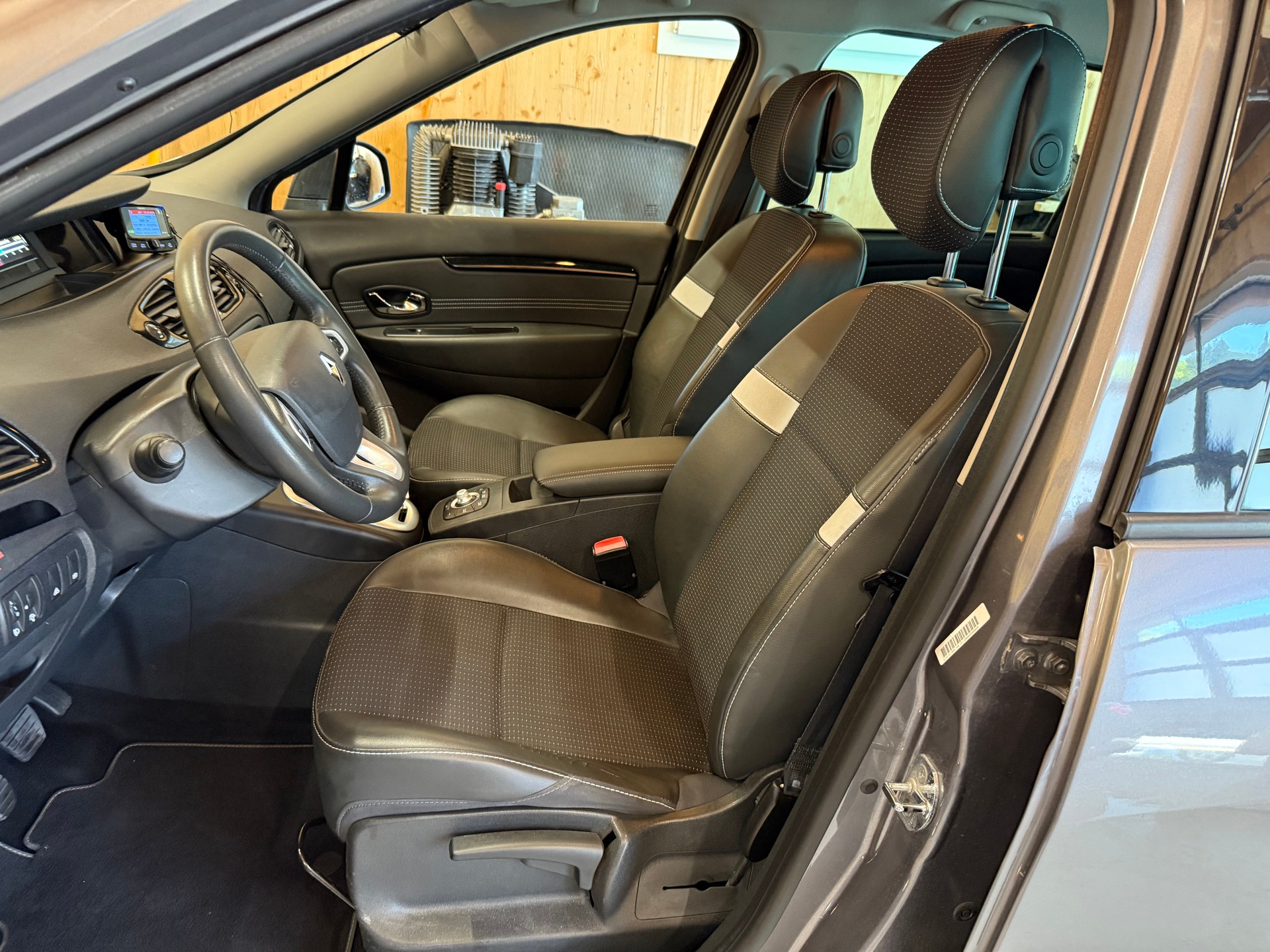 RENAULT Grand Scénic 1.6 dCi Dynamique-image-6