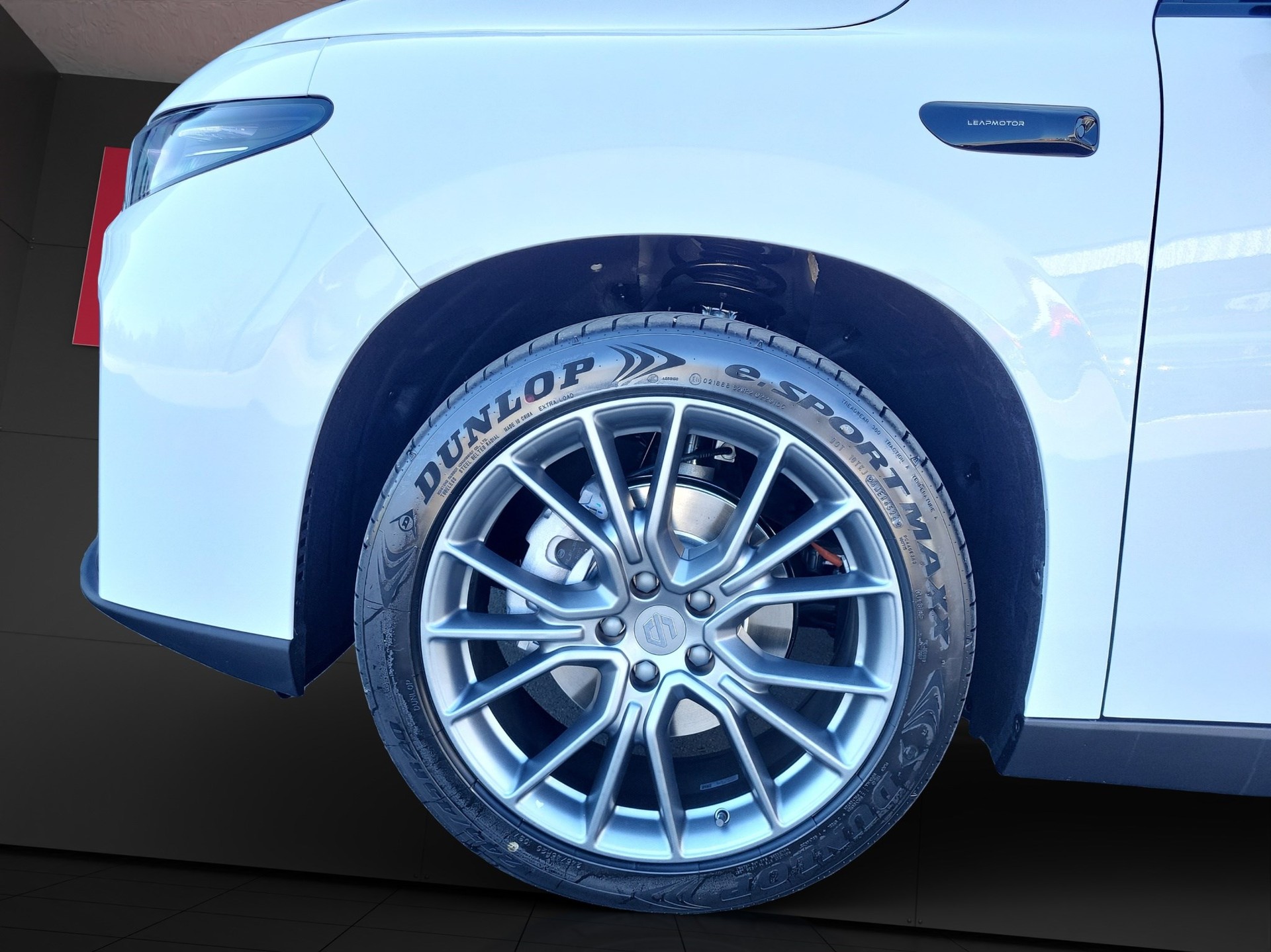 LEAPMOTOR C10 70kWh Design (REEV)-showroom-element-3