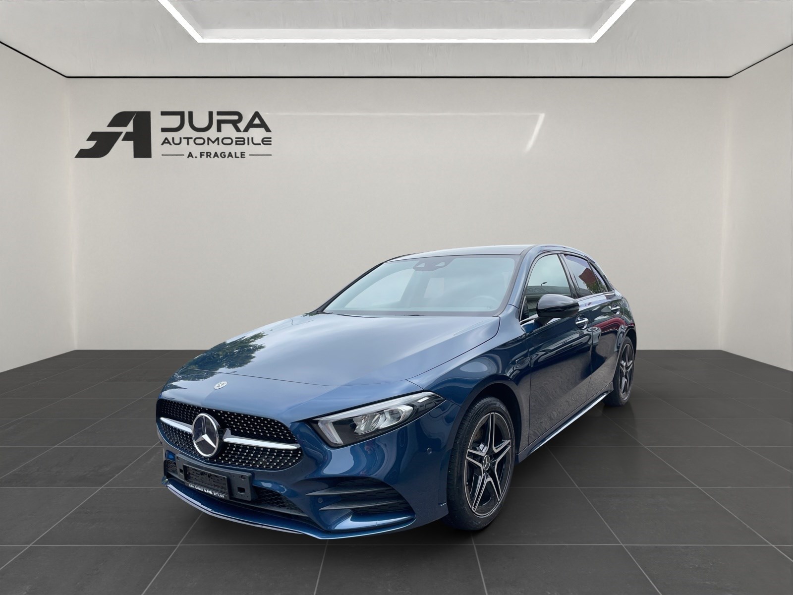 MERCEDES-BENZ A 250 e AMG Line
