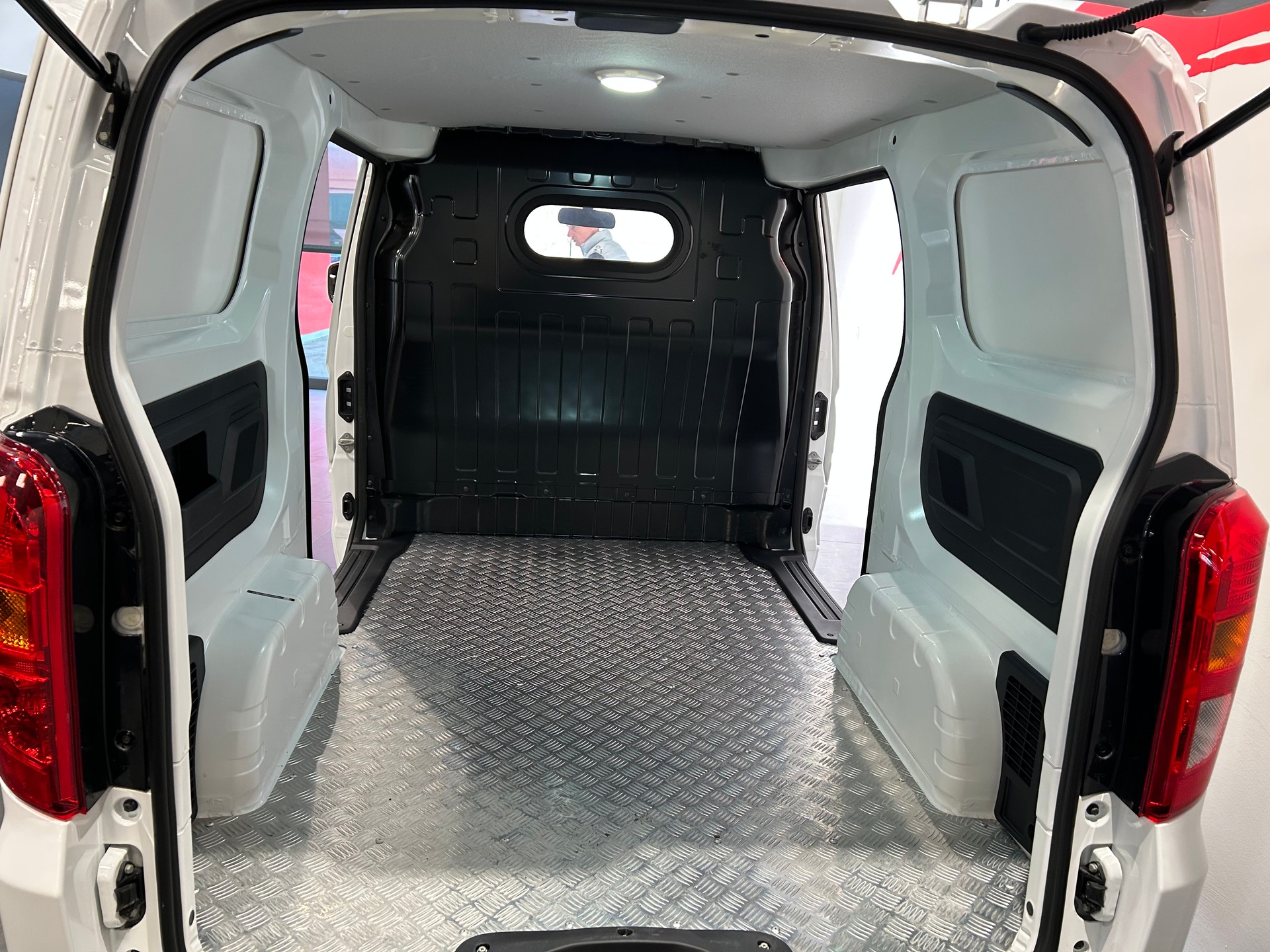 BYD ETP3-image-16