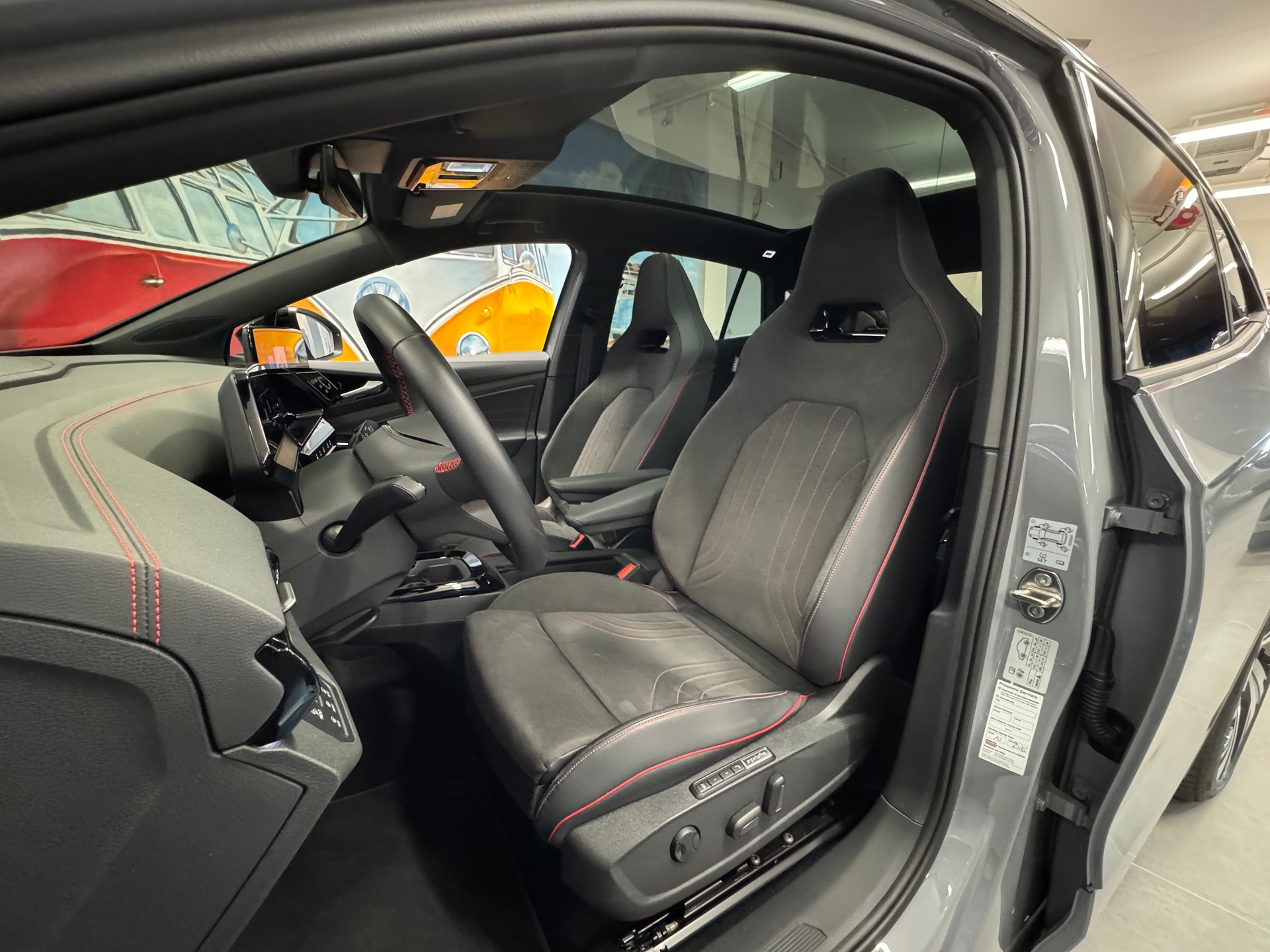 VW ID.5 GTX 77 kWh 4Motion (Np.82'600.-) 299PS AHK PanoDach CH-Ausl.-image-11