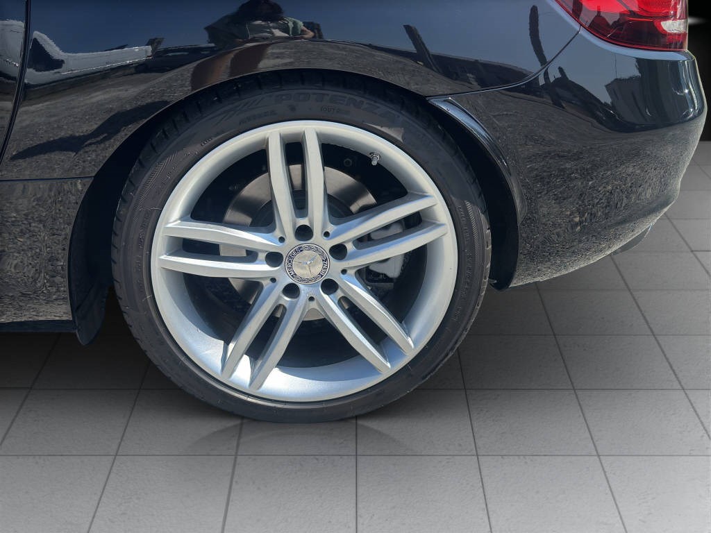 MERCEDES-BENZ SLC 300 Cabriolet-image-14