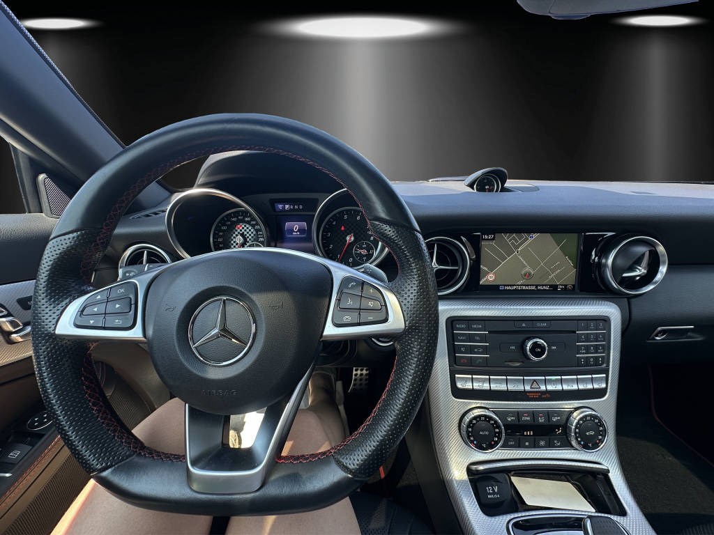MERCEDES-BENZ SLC 300 Cabriolet-image-9