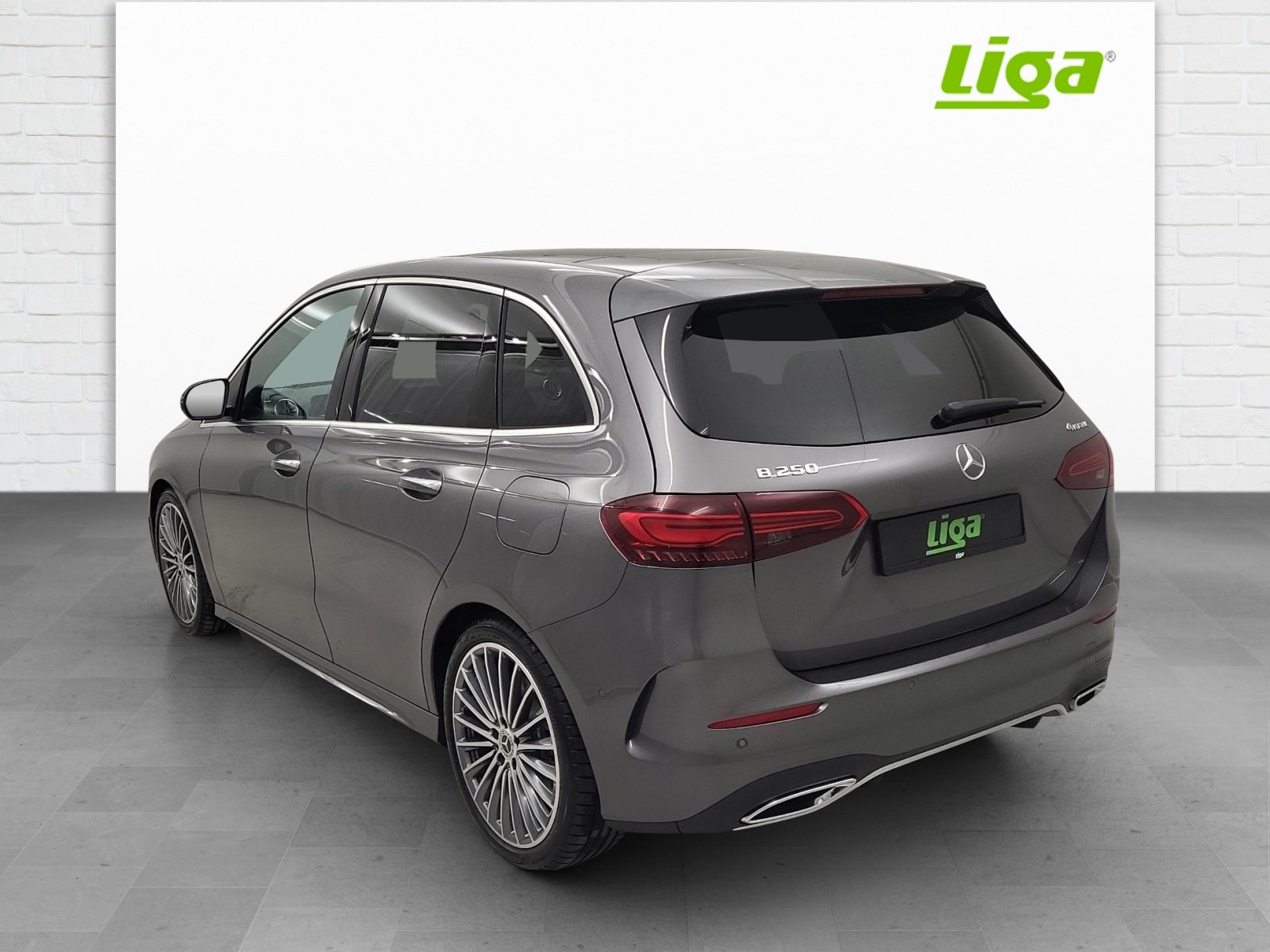 MERCEDES-BENZ B 250 AMG Line 4Matic-showroom-element-3