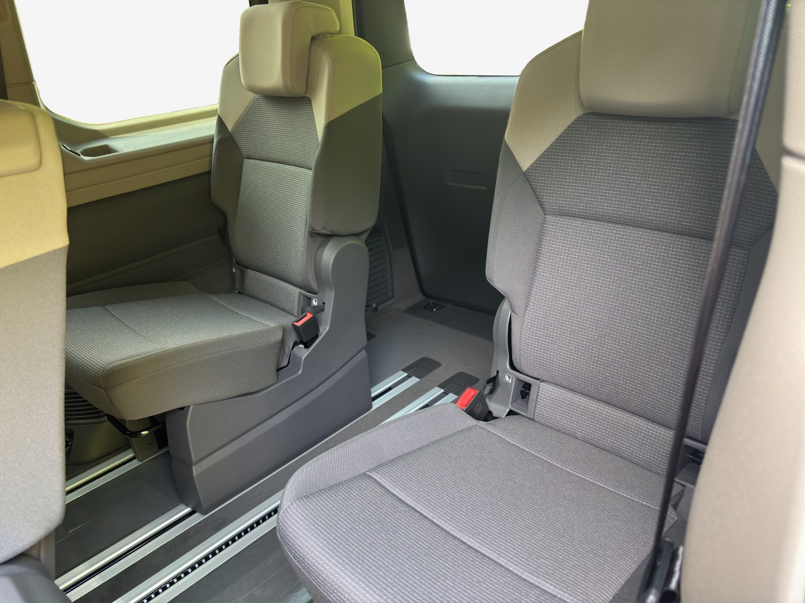 VW MULTIVAN Multivan 1.5 eHybrid 4Motion DSG-image-12