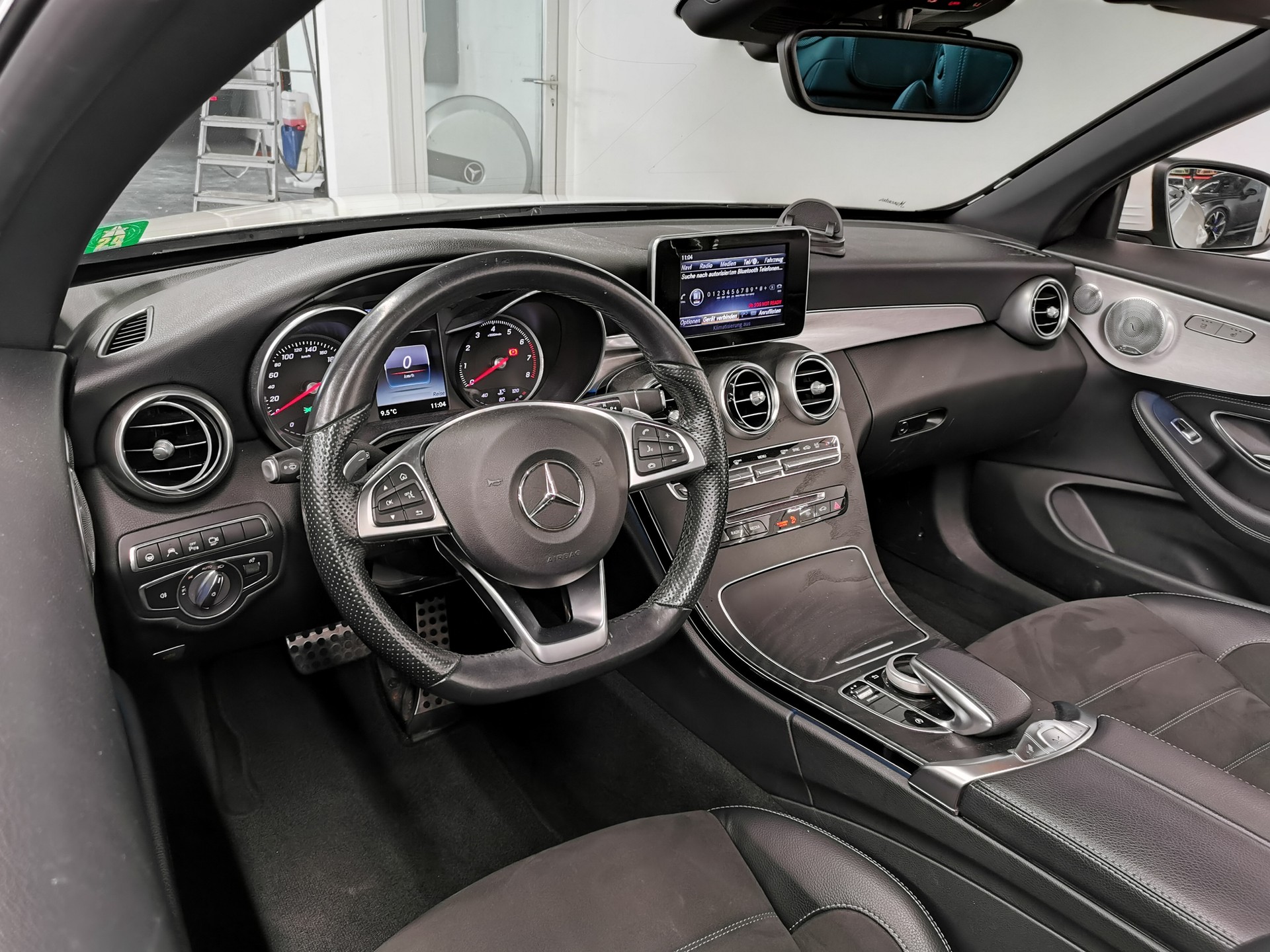 MERCEDES-BENZ C 200 Cabriolet AMG Line 4Matic 9G-Tronic DISTRONIC, BURMESTER, AIRSCARFE, ALCANTARA, SPORTABGASANLAGE-image-4