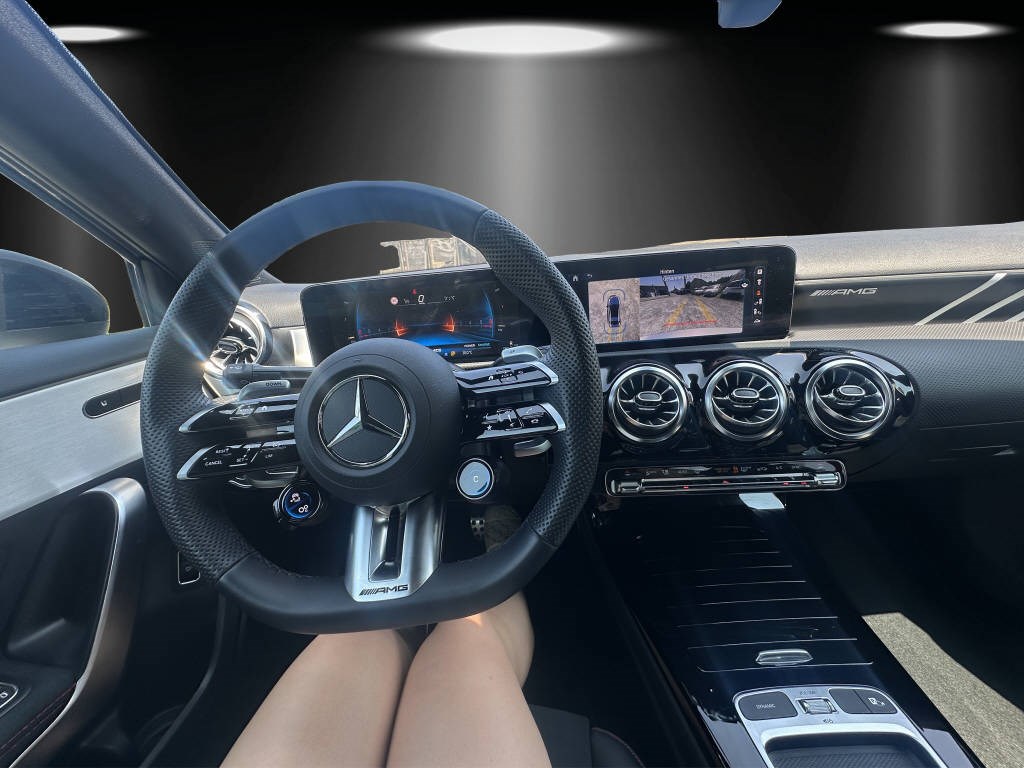 MERCEDES-BENZ A 35 AMG 4matic Limousine-image-9