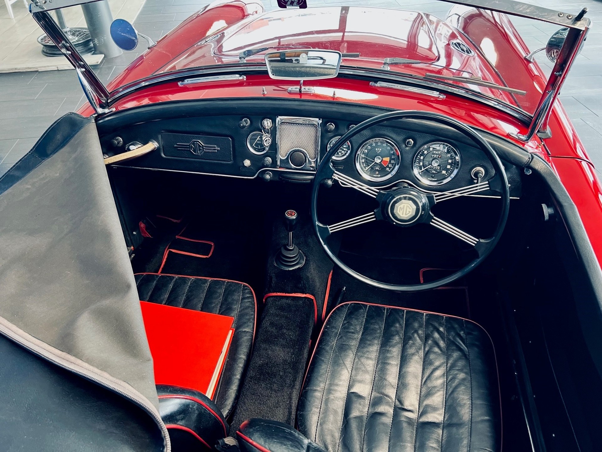 MG MGA 1500 RHD-image-8