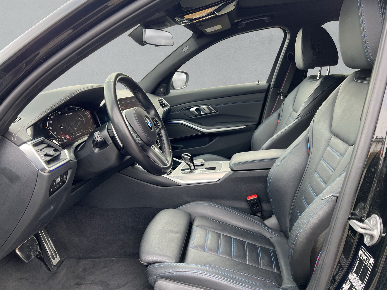 BMW M340d xDrive 48V Touring-image-10