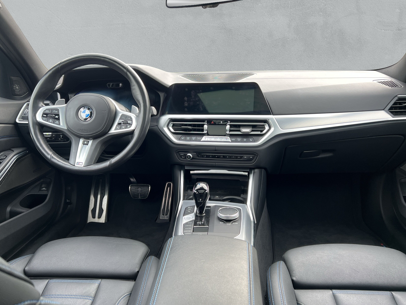 BMW M340d xDrive 48V Touring-image-12