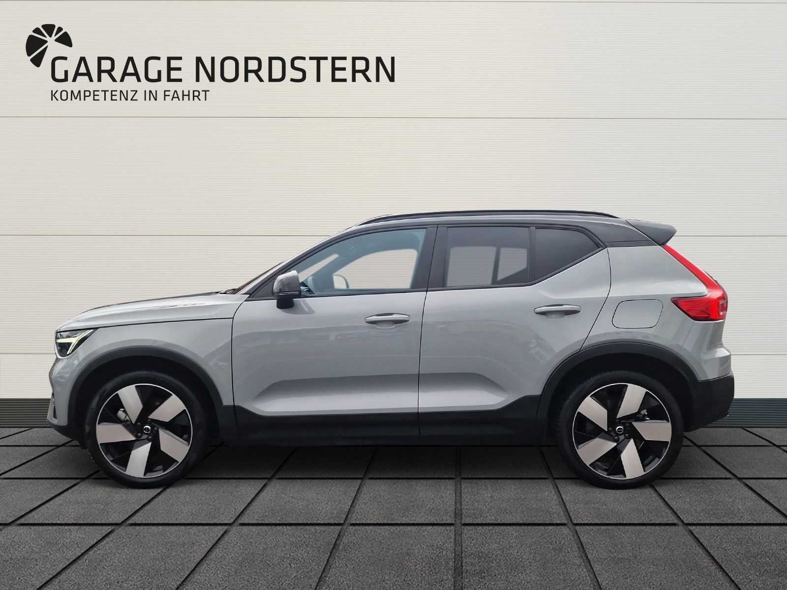 VOLVO EX40 E80 Twin Plus AWD-showroom-element-1