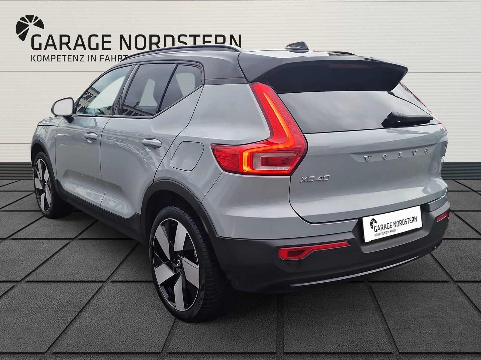 VOLVO EX40 E80 Twin Plus AWD-showroom-element-2
