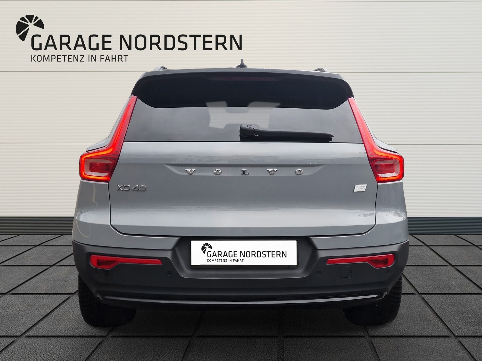 VOLVO EX40 E80 Twin Plus AWD-showroom-element-3