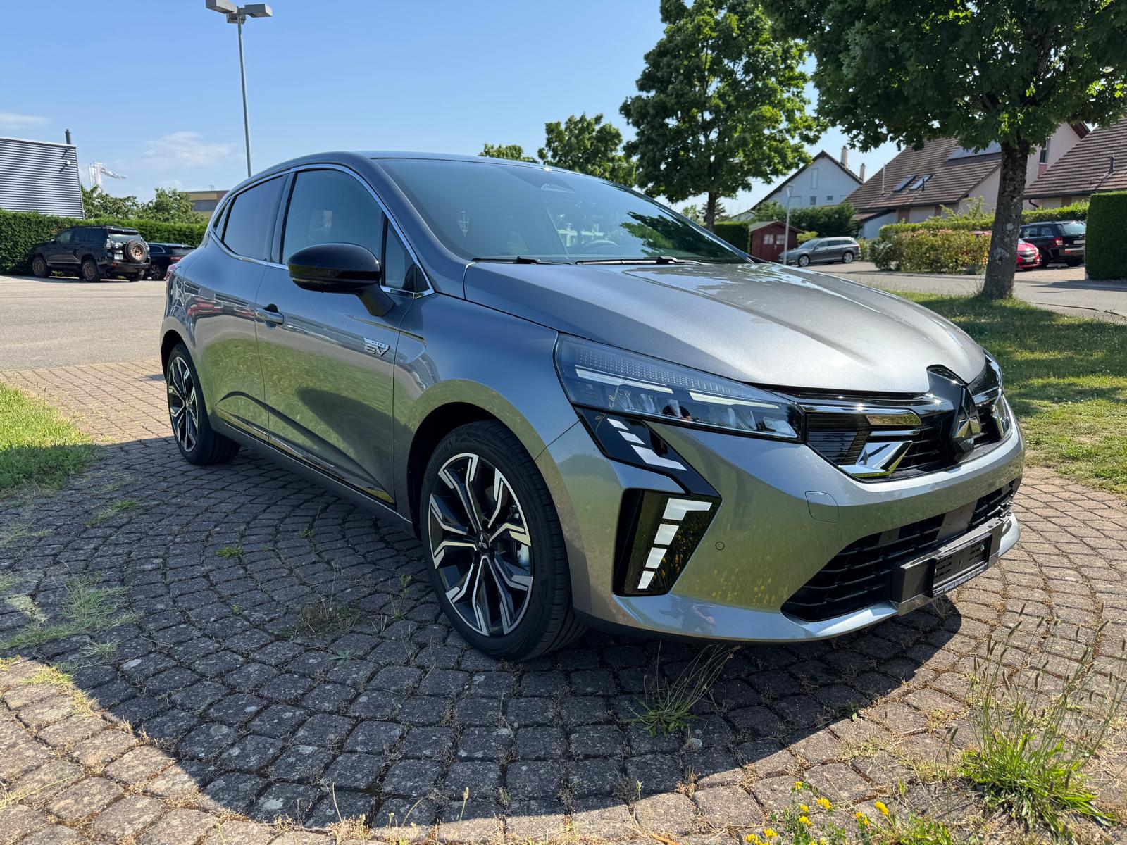 MITSUBISHI COLT-showroom-element-1
