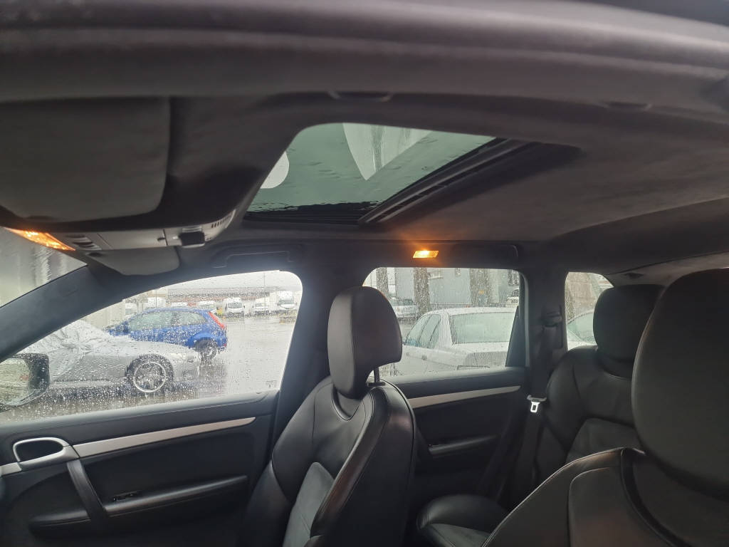 PORSCHE Cayenne 4.8 V8 GTS Tiptronic-image-15