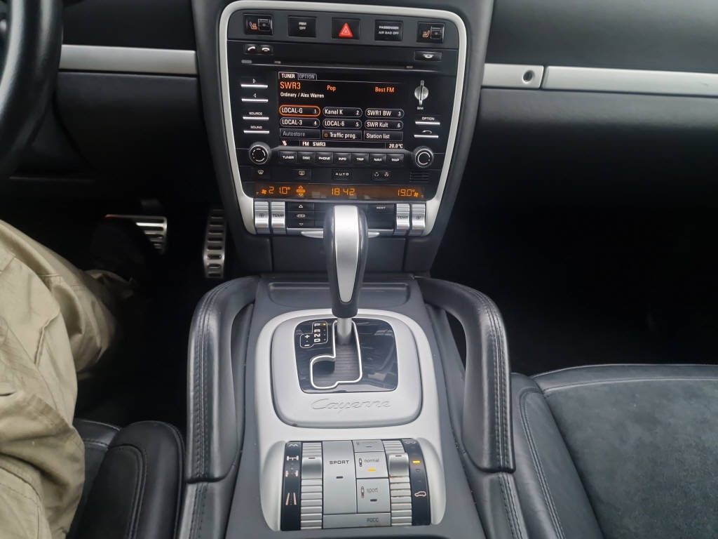 PORSCHE Cayenne 4.8 V8 GTS Tiptronic-image-10