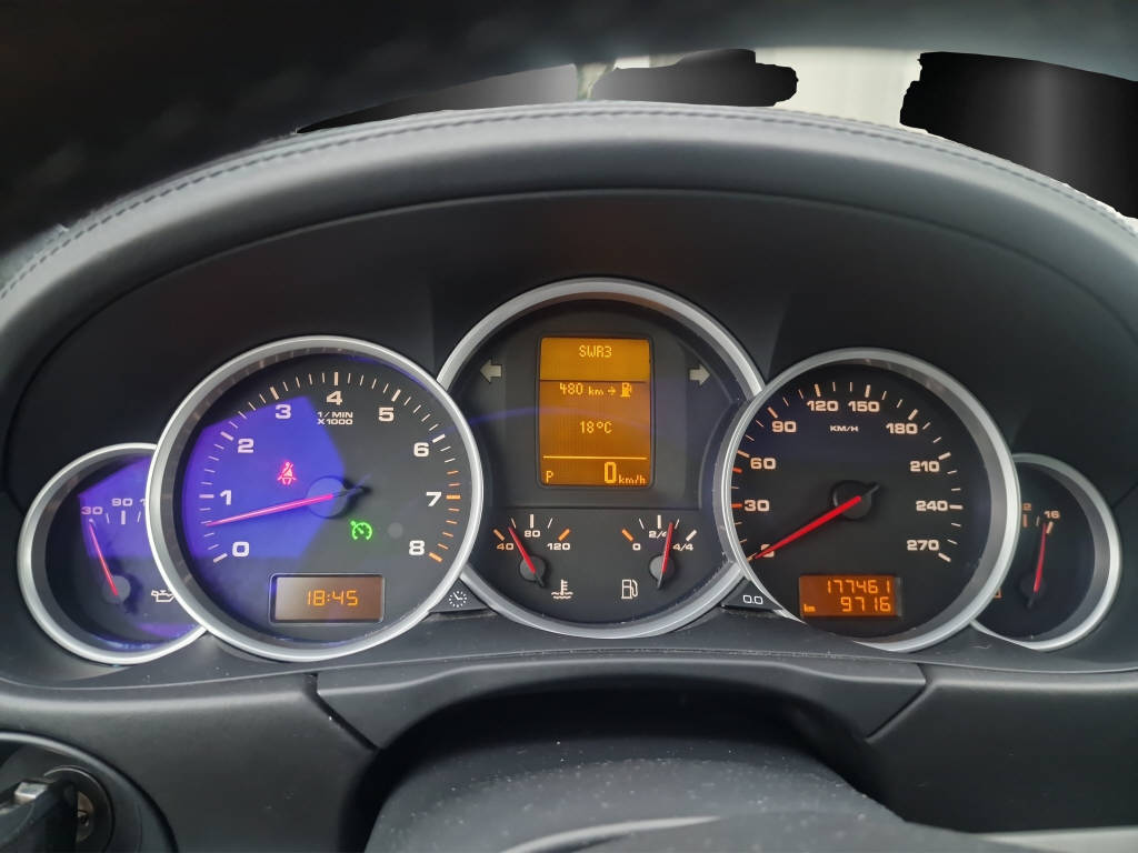 PORSCHE Cayenne 4.8 V8 GTS Tiptronic-image-12