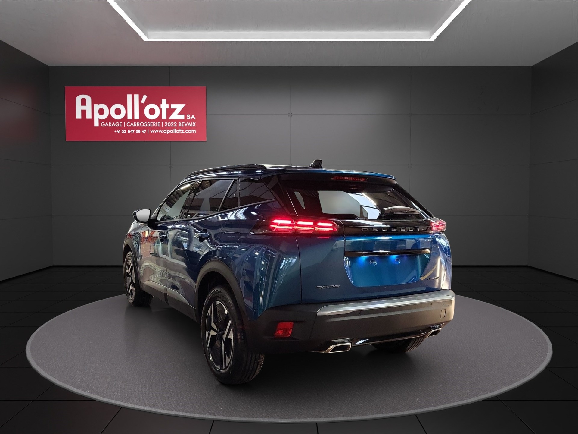 PEUGEOT 2008 1.2 136 MHEV Allure-showroom-element-2