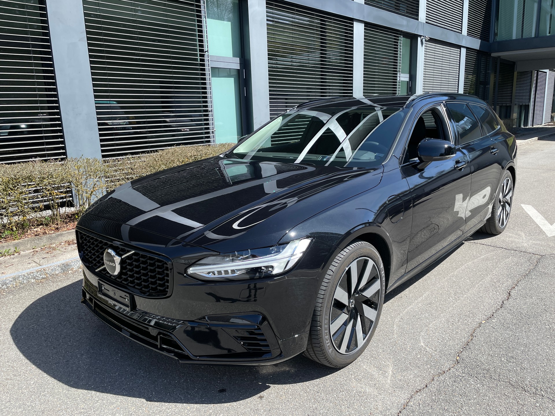 VOLVO V90 T6 eAWD Plug in Hybrid Plus Dark Geartronic