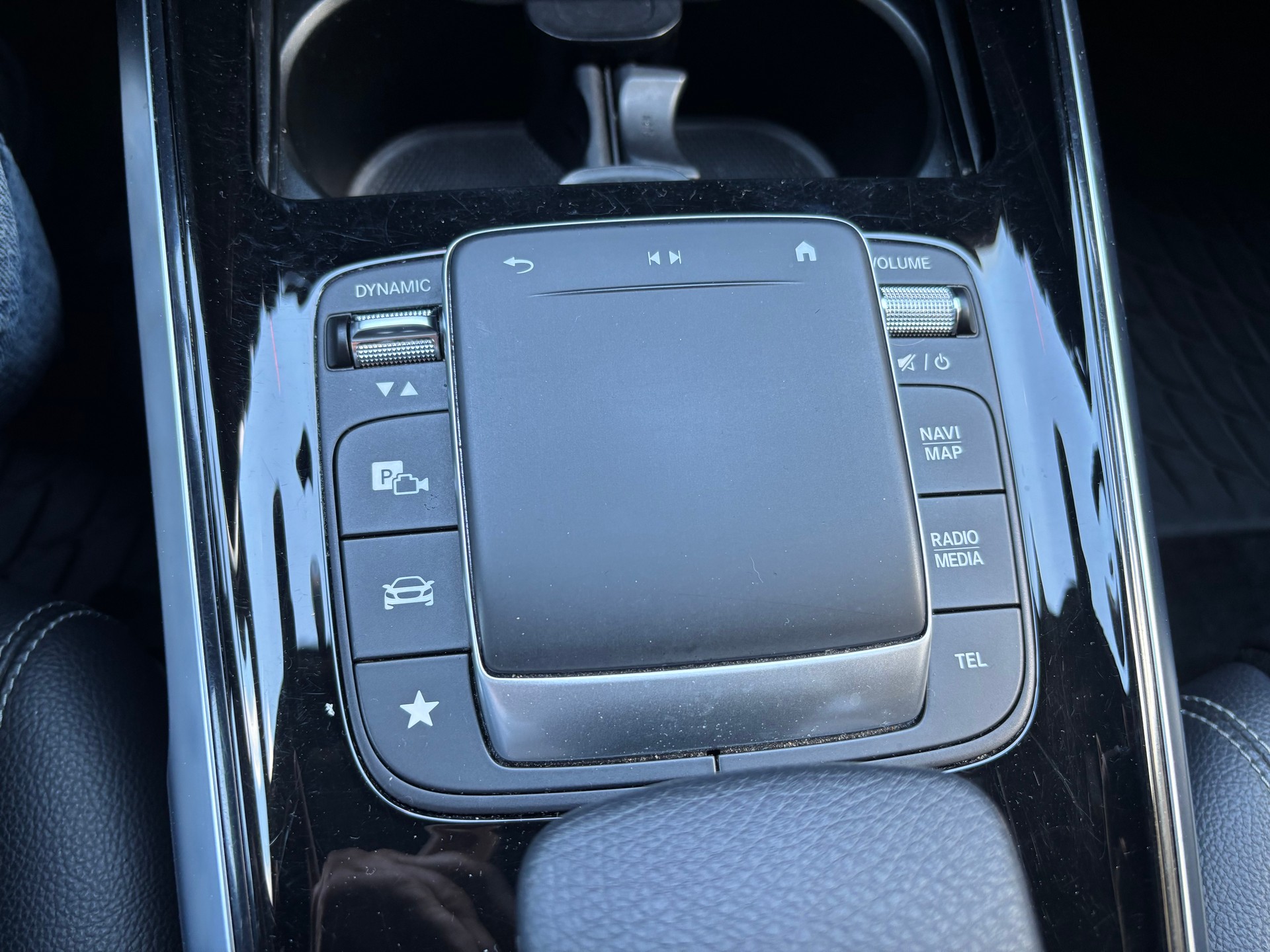 MERCEDES-BENZ GLB 200 d Progressive 8G-Tronic-image-23