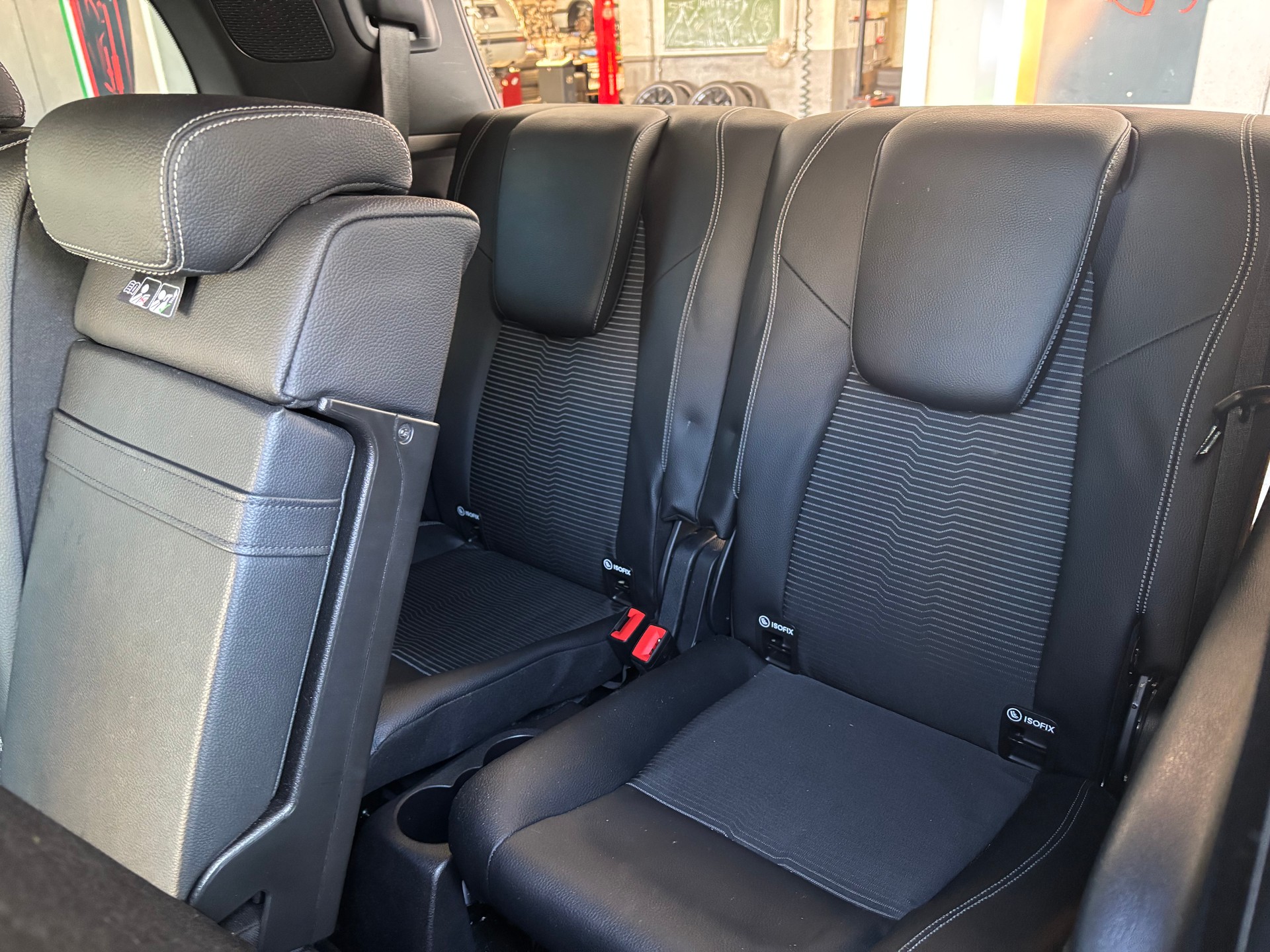 MERCEDES-BENZ GLB 200 d Progressive 8G-Tronic-image-10
