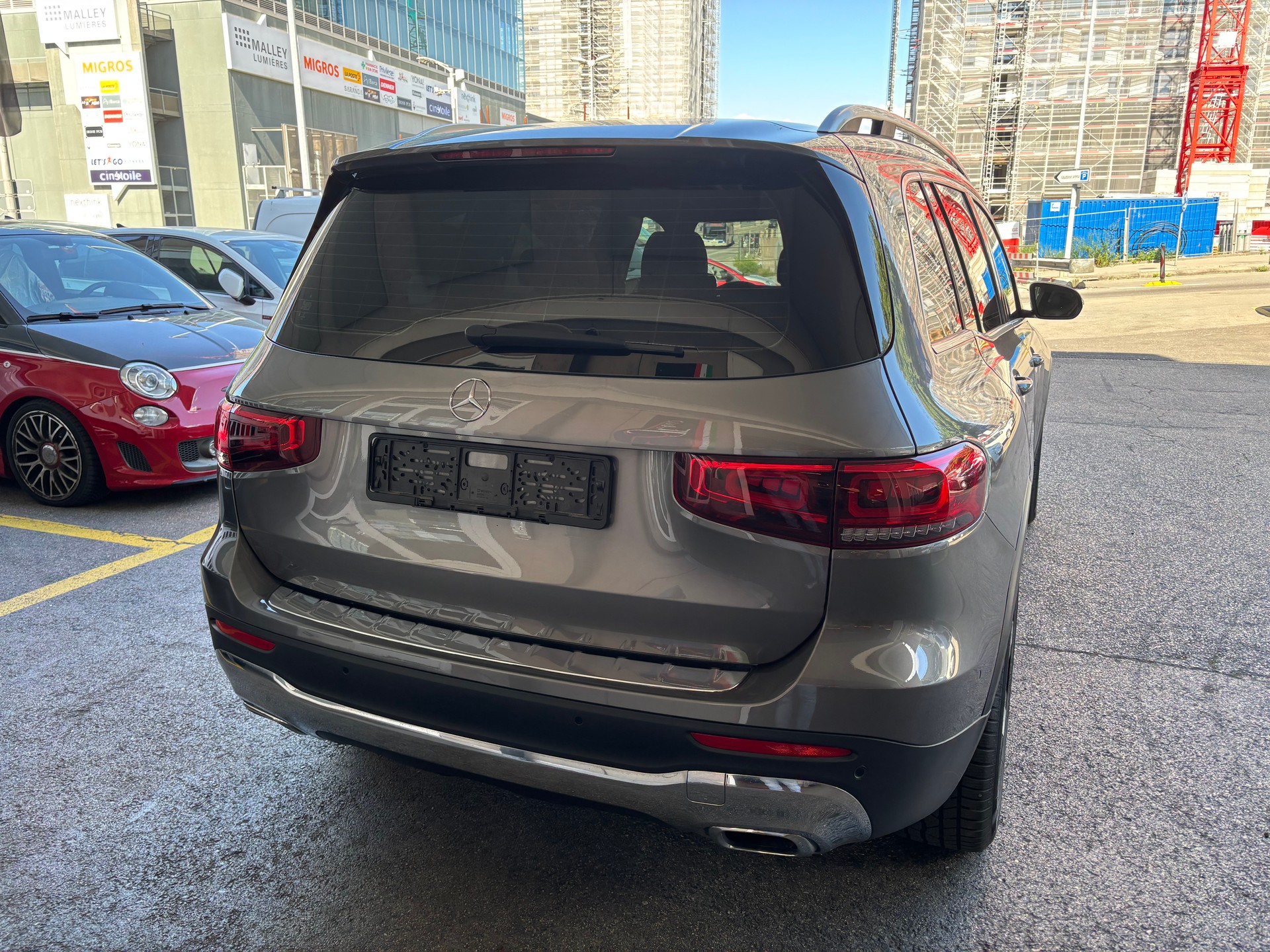 MERCEDES-BENZ GLB 200 d Progressive 8G-Tronic-showroom-element-3