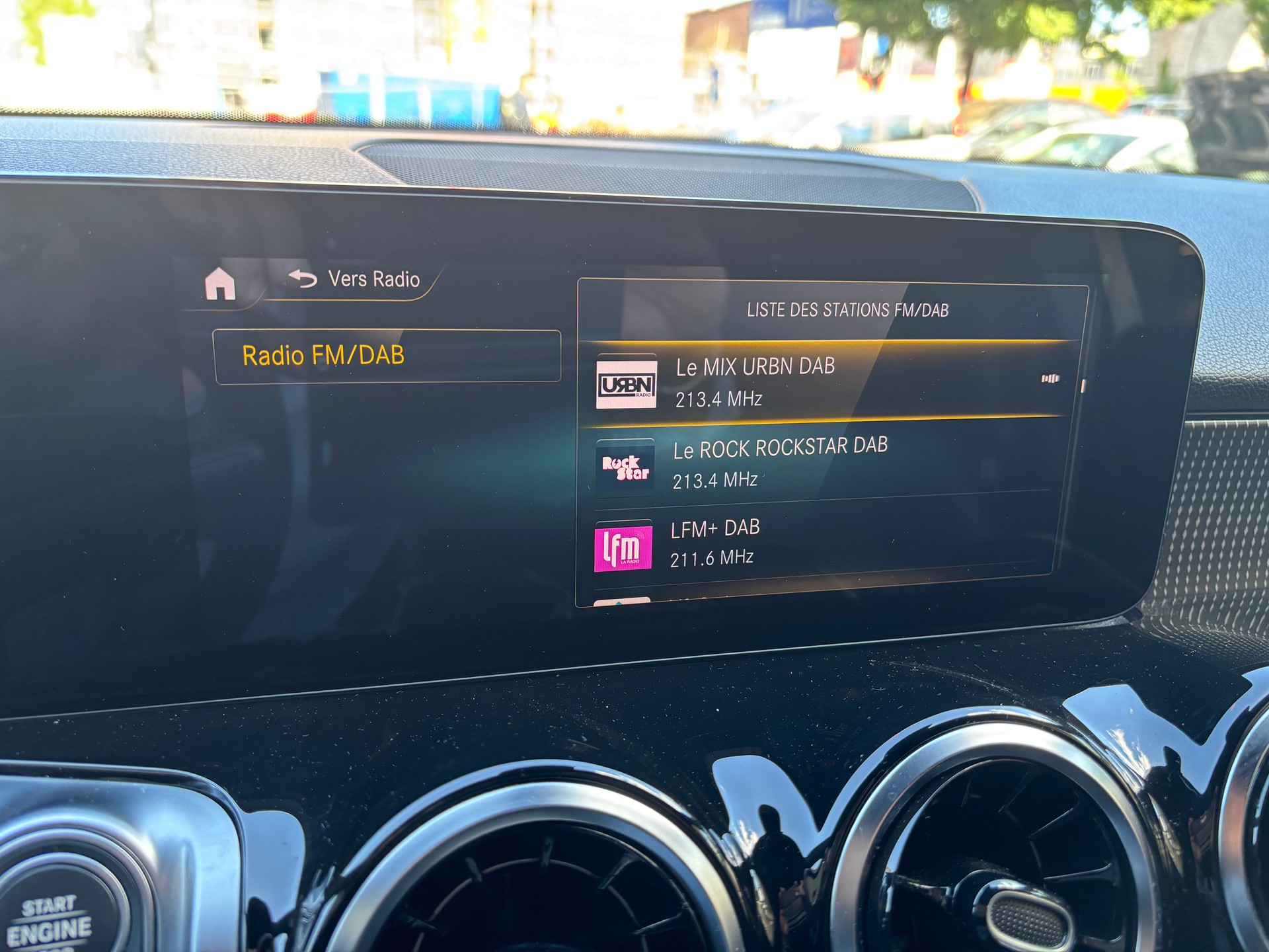 MERCEDES-BENZ GLB 200 d Progressive 8G-Tronic-image-19