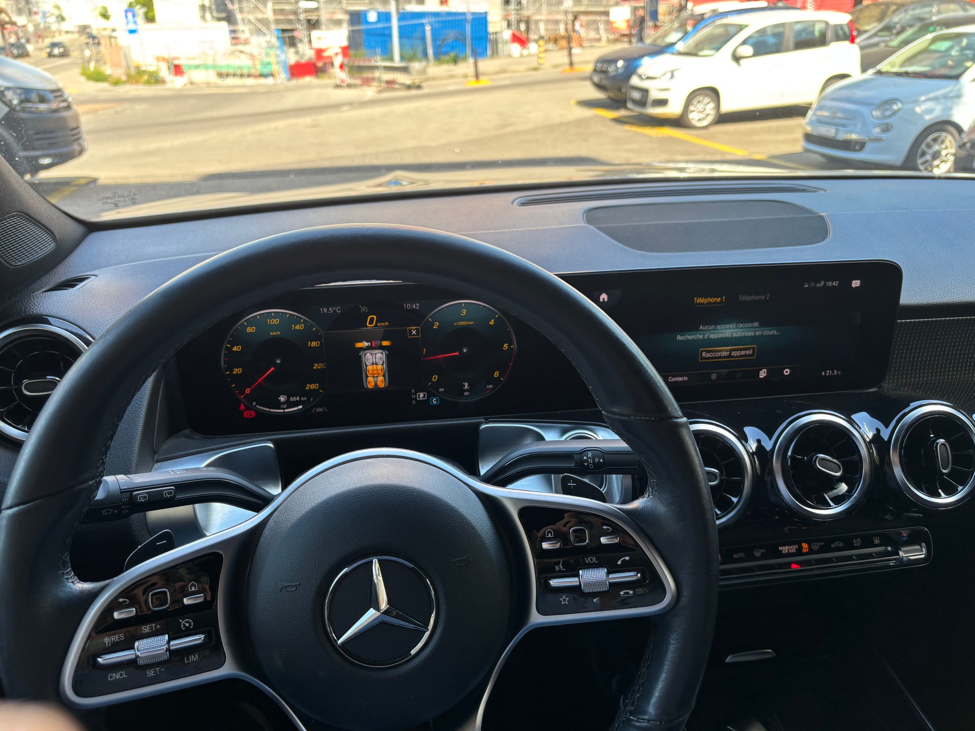 MERCEDES-BENZ GLB 200 d Progressive 8G-Tronic-image-29