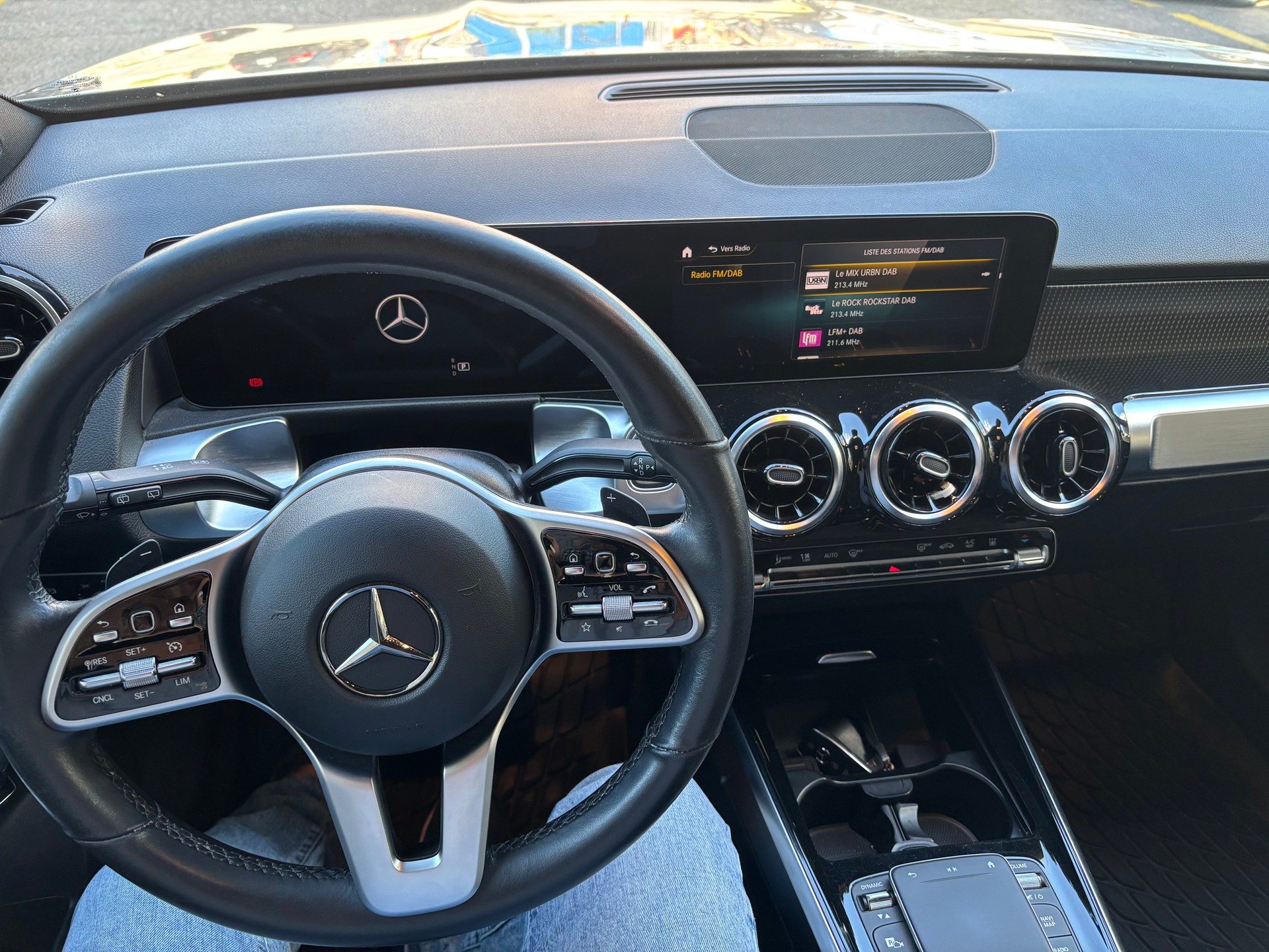 MERCEDES-BENZ GLB 200 d Progressive 8G-Tronic-image-14