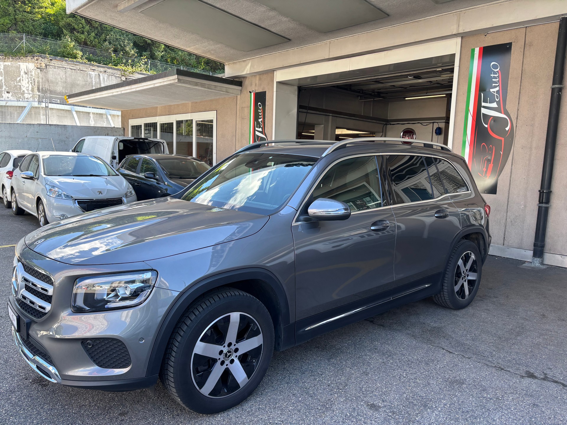 MERCEDES-BENZ GLB 200 d Progressive 8G-Tronic-image-5