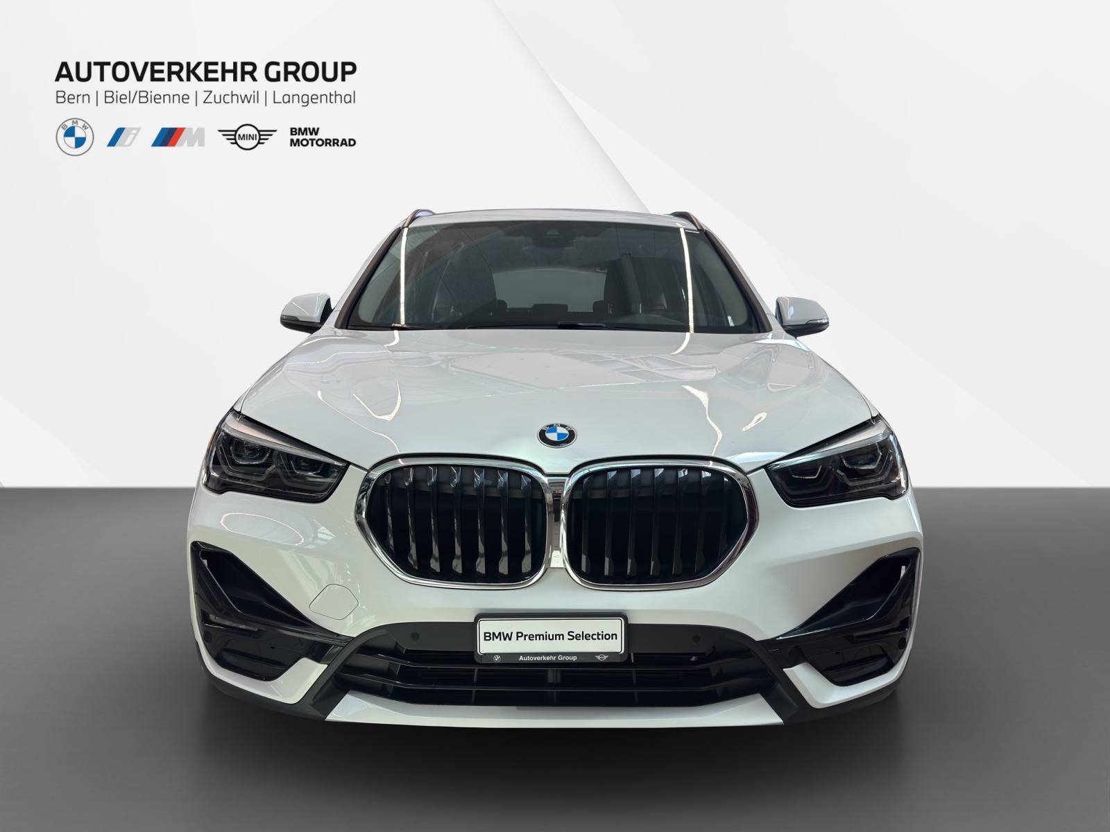 BMW X1 xDrive 25e Sport Line-showroom-element-1
