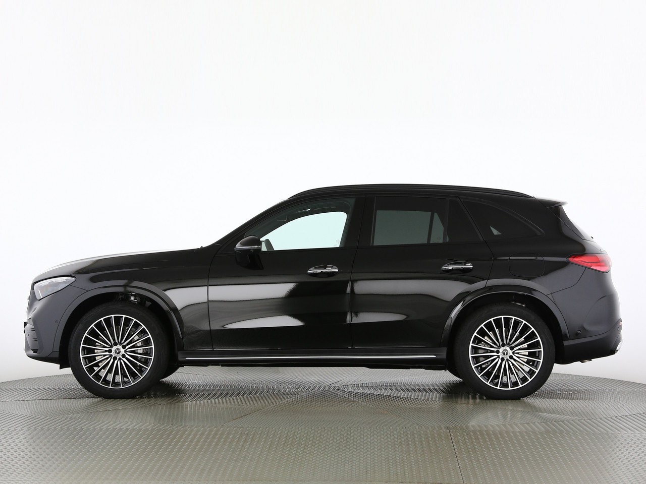 MERCEDES-BENZ GLC 400 e 4Matic 9G-Tronic-showroom-element-3