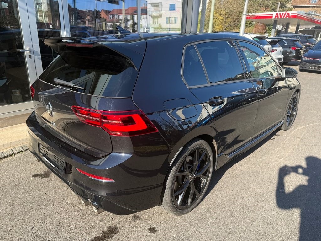 VW GOLF 2.0 TSI R DSG 4MOTION R BLACK STYLE *** AKRAPOVIC & 5 JAHRE VW WERKSGARANTIE ***-showroom-element-3