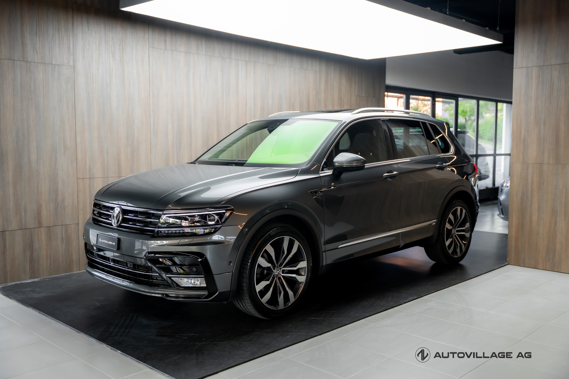 VW Tiguan 2.0TSI R-Line Highline 4Motion DSG