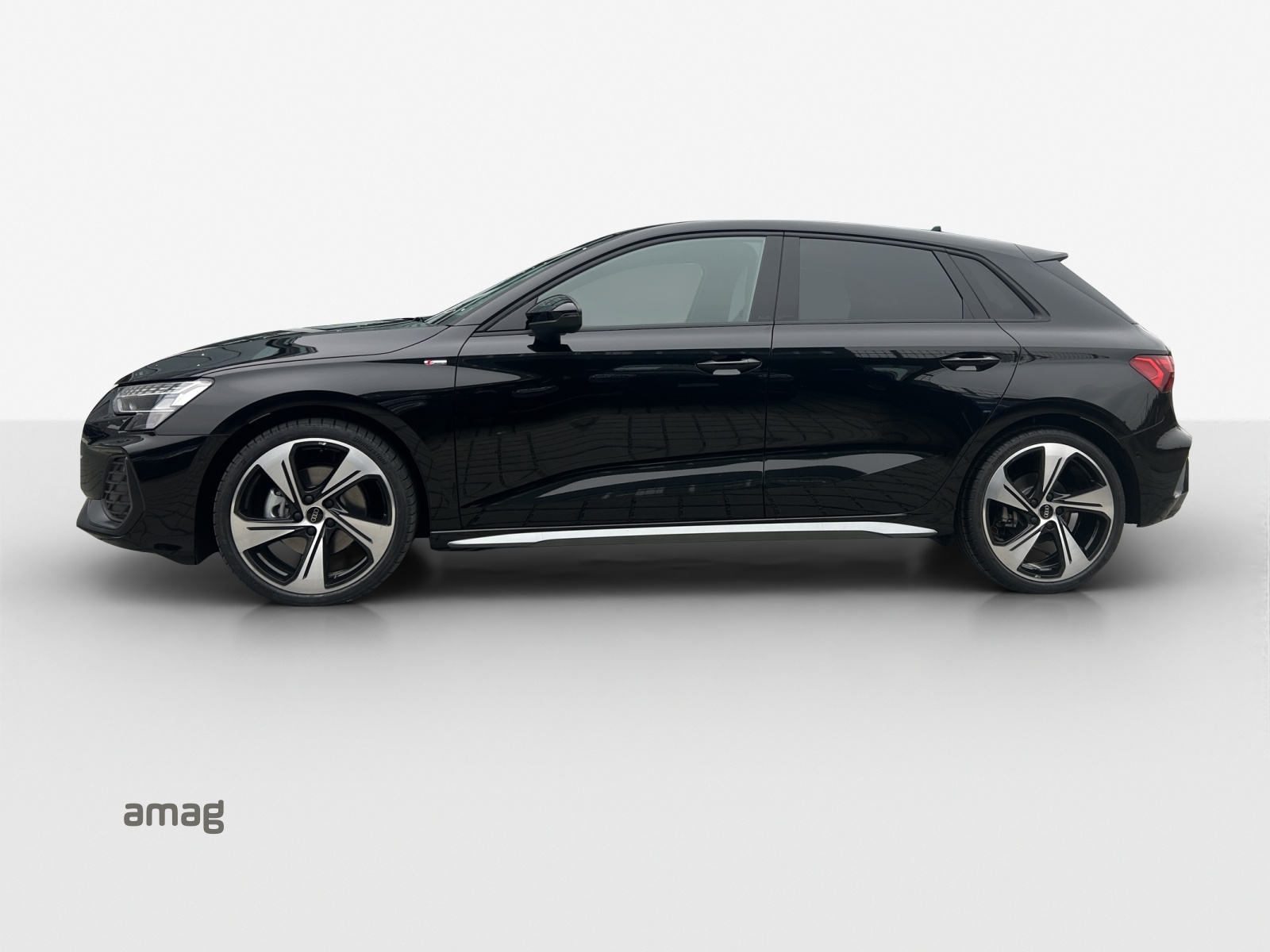 AUDI A3 Sportback 35 TFSI S line Attraction-showroom-element-1