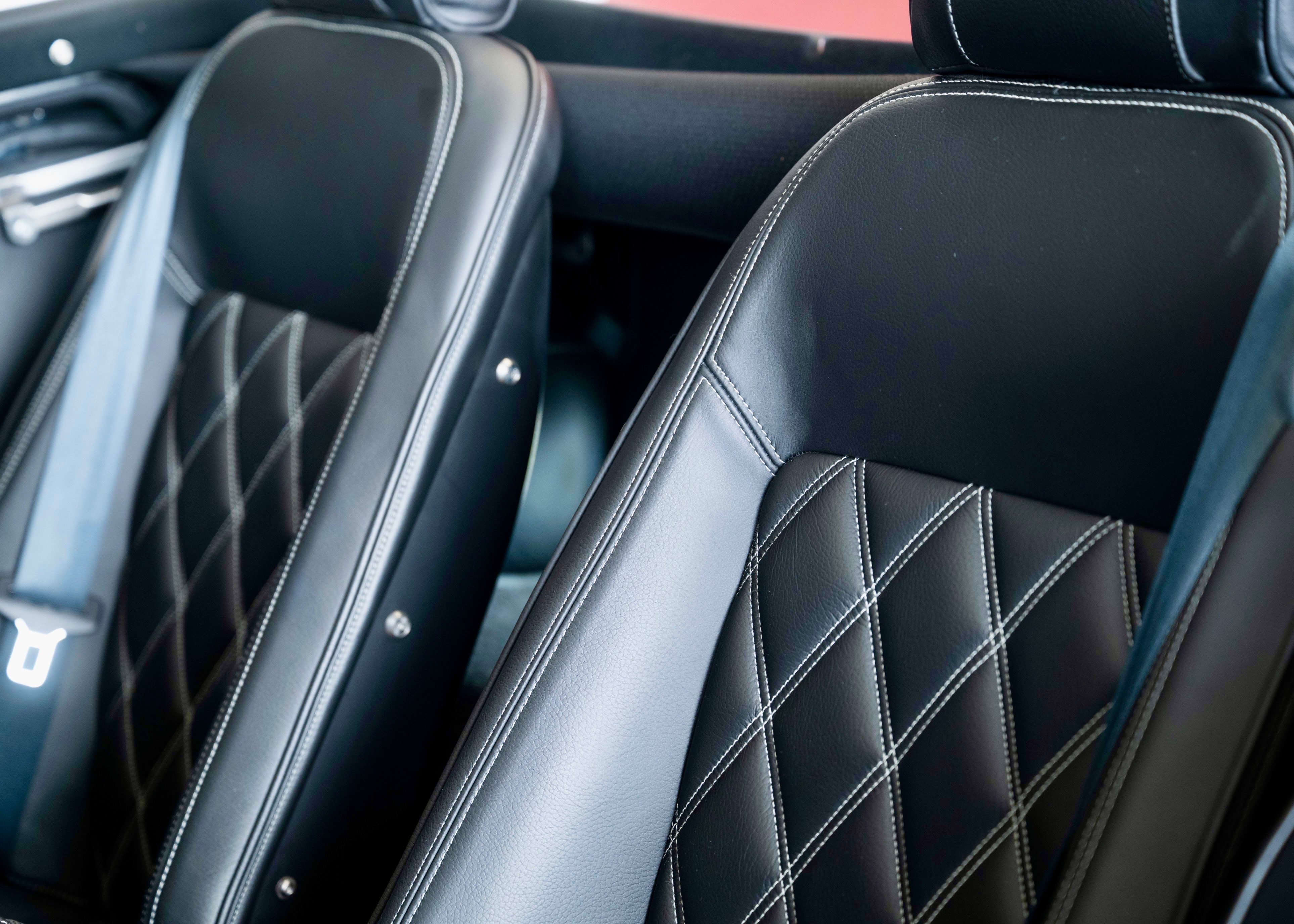 Image MORGAN 4-4 Plus Six 3.0 Bespoke (Swiss car, mint condition, Aston Martin Scintilla Silver paint)