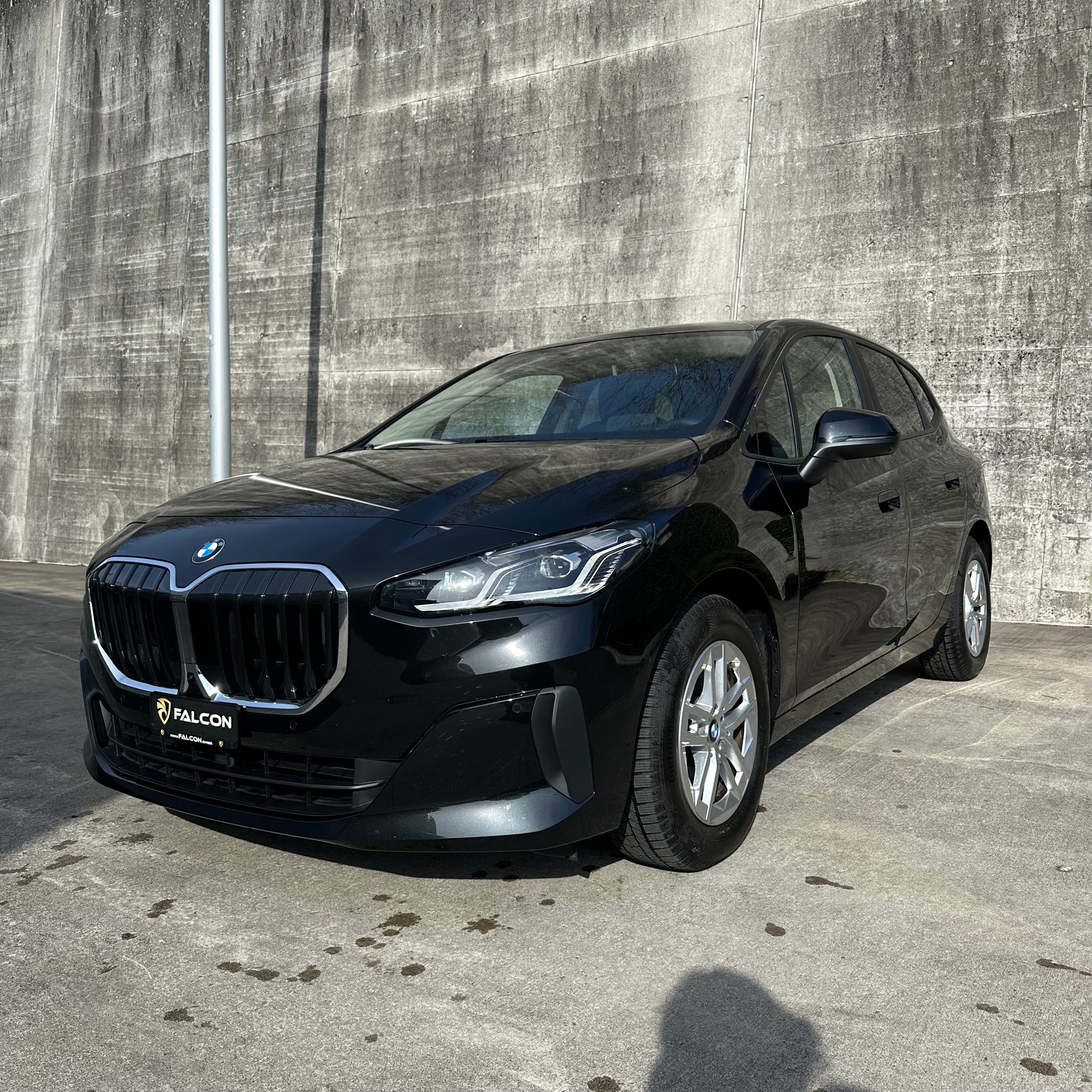 BMW 218d Active Tourer DKG-showroom-element-3