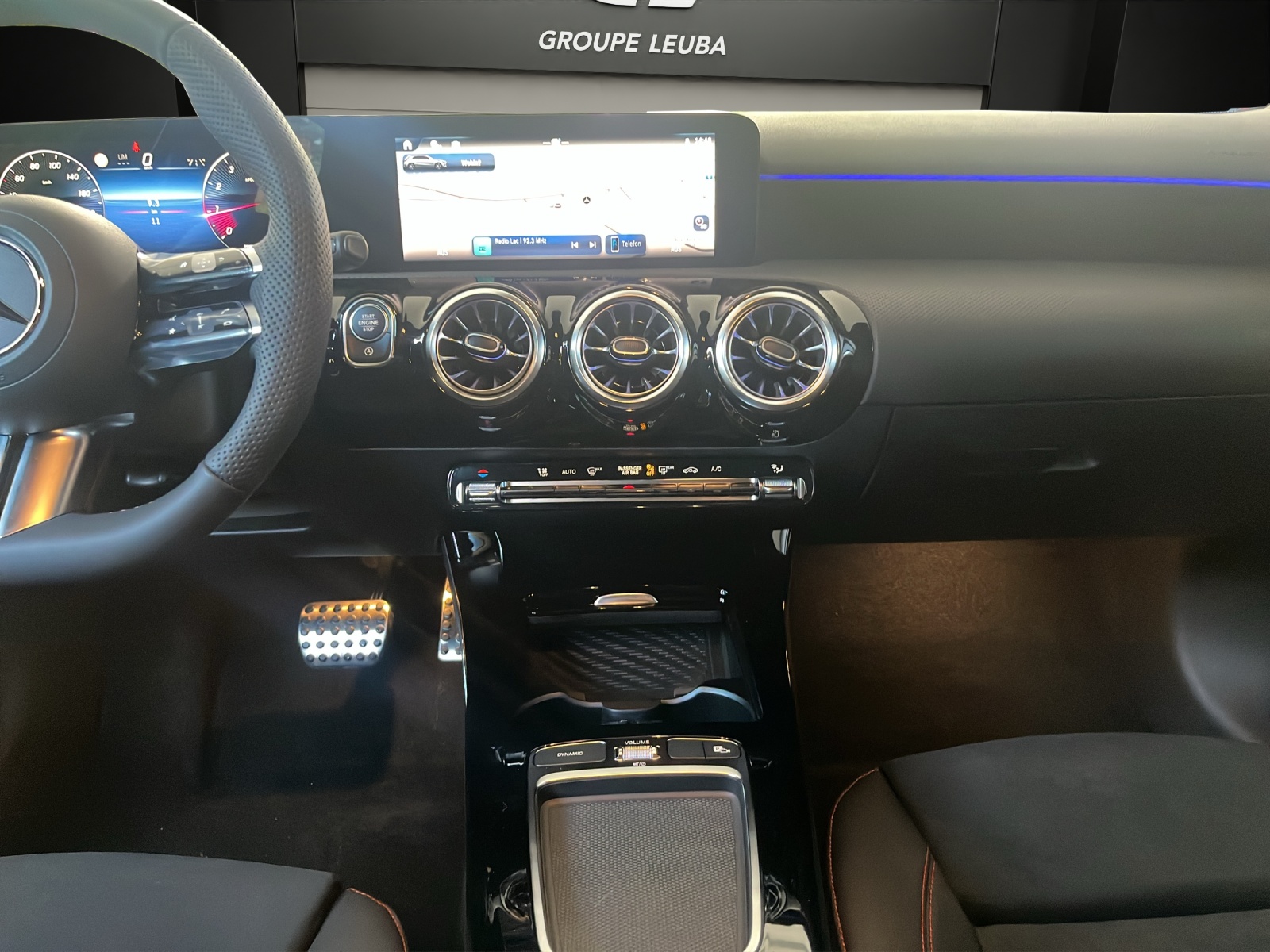 Image MERCEDES-BENZ A-200 A 200 Night Star 7G-DCT